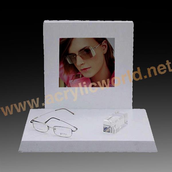 eyeglasses stand eyewear window display